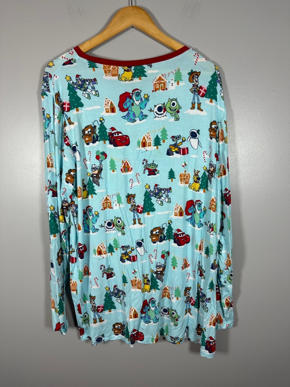 Little Sleepies Disney Pixar Christmas Village Men’s Pajama Top XXL NWOT - Picture 5 of 5